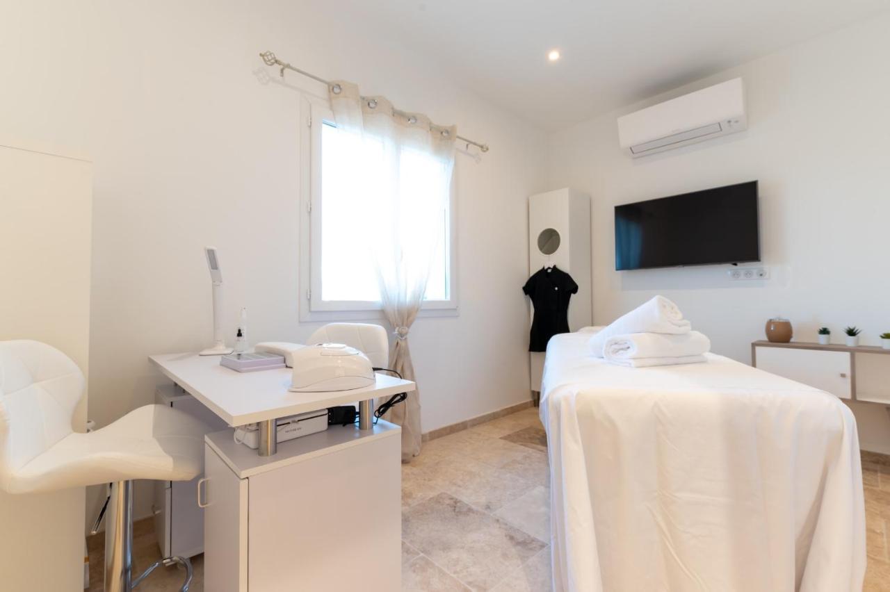 La Bastide Du Rocher Boutique Hotel & Spa รอกเกอบรูน-ซูร์-อาร์ฌ็องส์ ภายนอก รูปภาพ