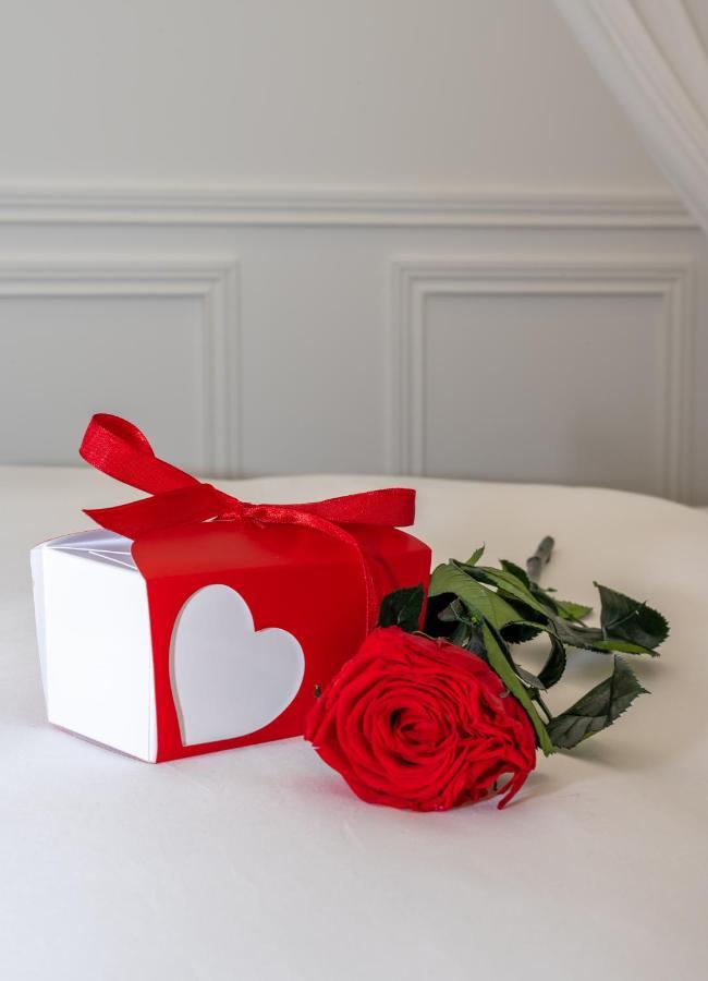La Bastide Du Rocher Boutique Hotel & Spa รอกเกอบรูน-ซูร์-อาร์ฌ็องส์ ภายนอก รูปภาพ