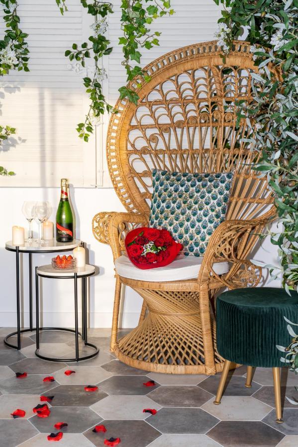 La Bastide Du Rocher Boutique Hotel & Spa รอกเกอบรูน-ซูร์-อาร์ฌ็องส์ ภายนอก รูปภาพ