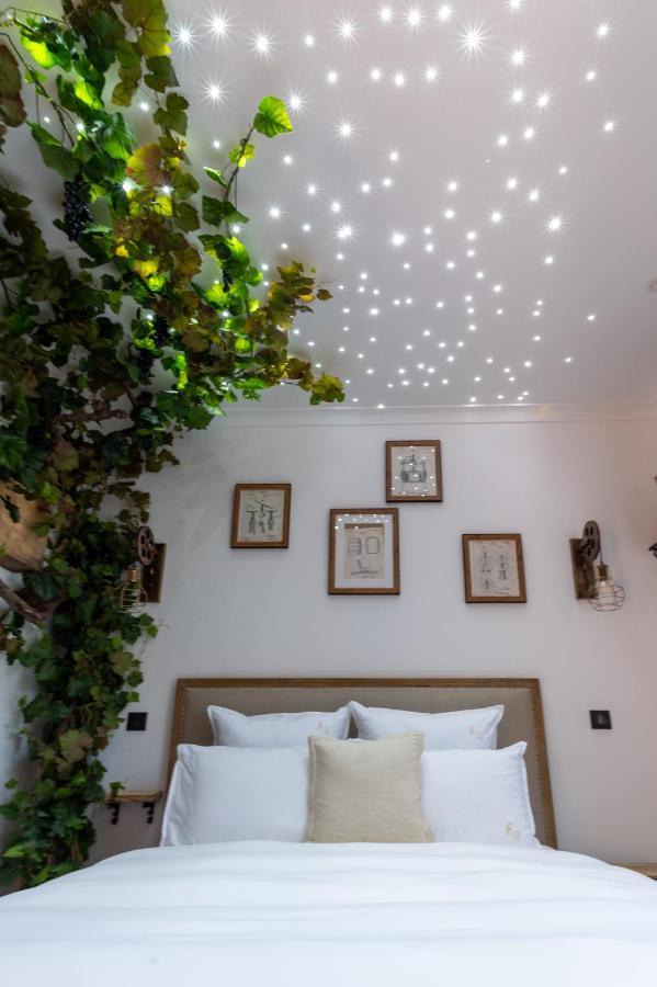 La Bastide Du Rocher Boutique Hotel & Spa รอกเกอบรูน-ซูร์-อาร์ฌ็องส์ ภายนอก รูปภาพ