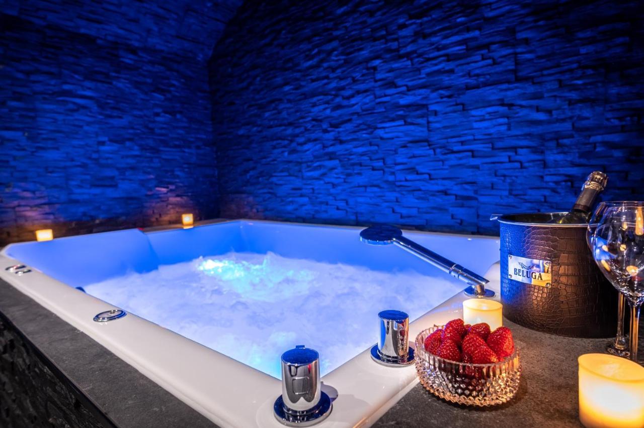 La Bastide Du Rocher Boutique Hotel & Spa รอกเกอบรูน-ซูร์-อาร์ฌ็องส์ ภายนอก รูปภาพ